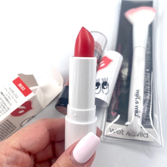 Makeup lot of 3, NEW contour brush, lipstick blush - Picture 5 of 5